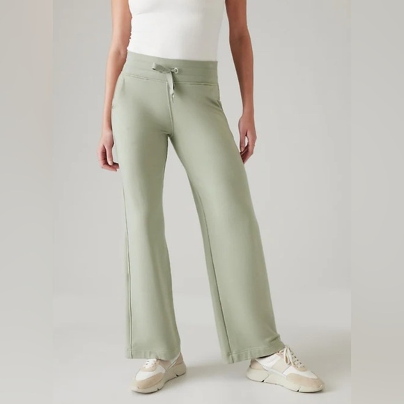 Athleta Balance Pant - size small fern green - Picture 1 of 6